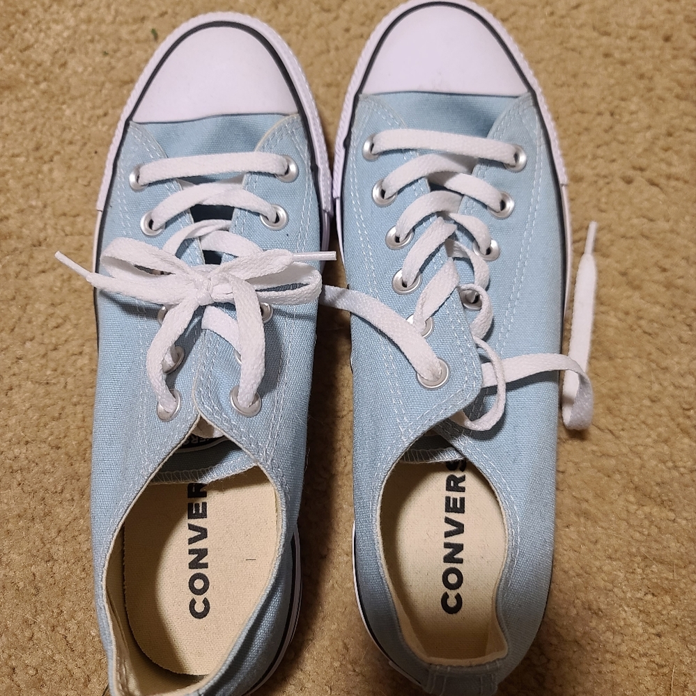 Converse size 9